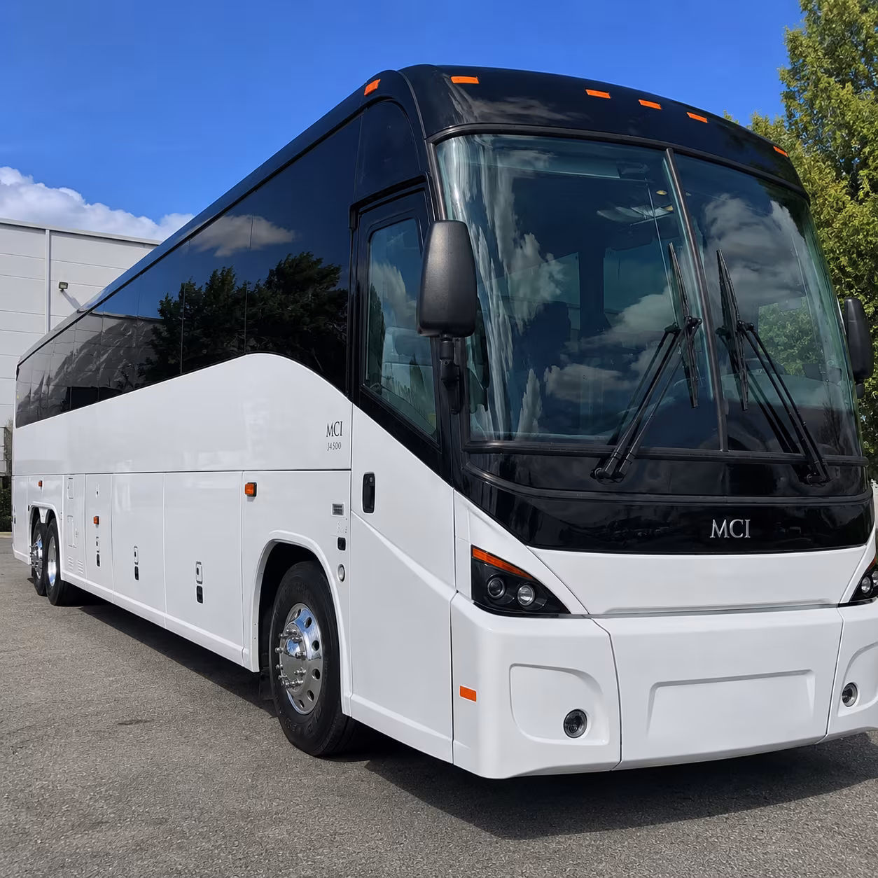 airport shuttle buses for oberlin college groups and lorain county visitors